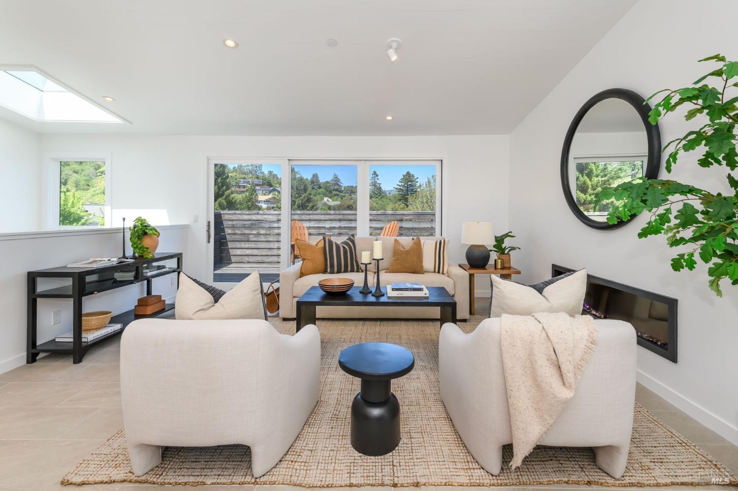 48 Vineyard Ave