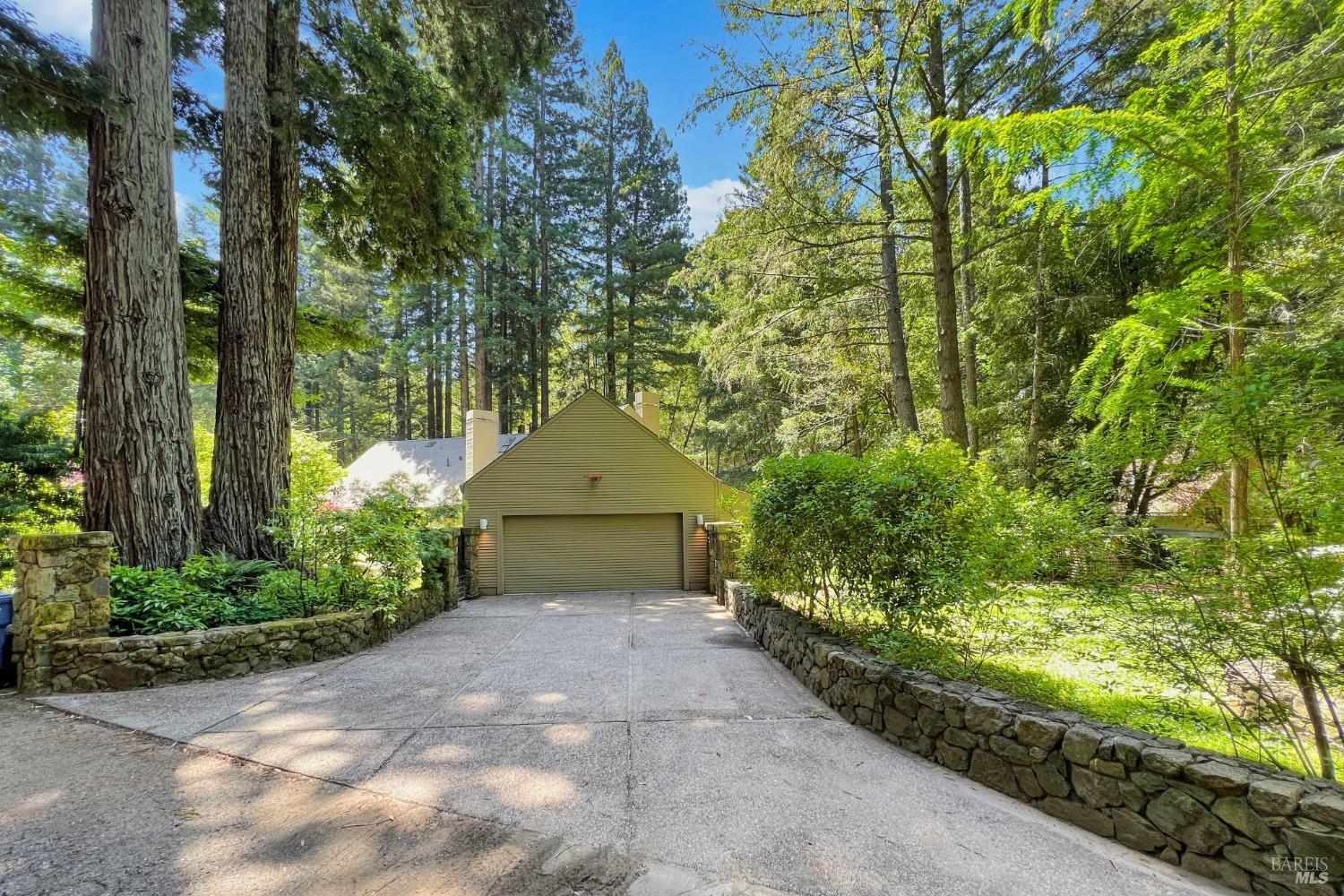 16100 Fern Way