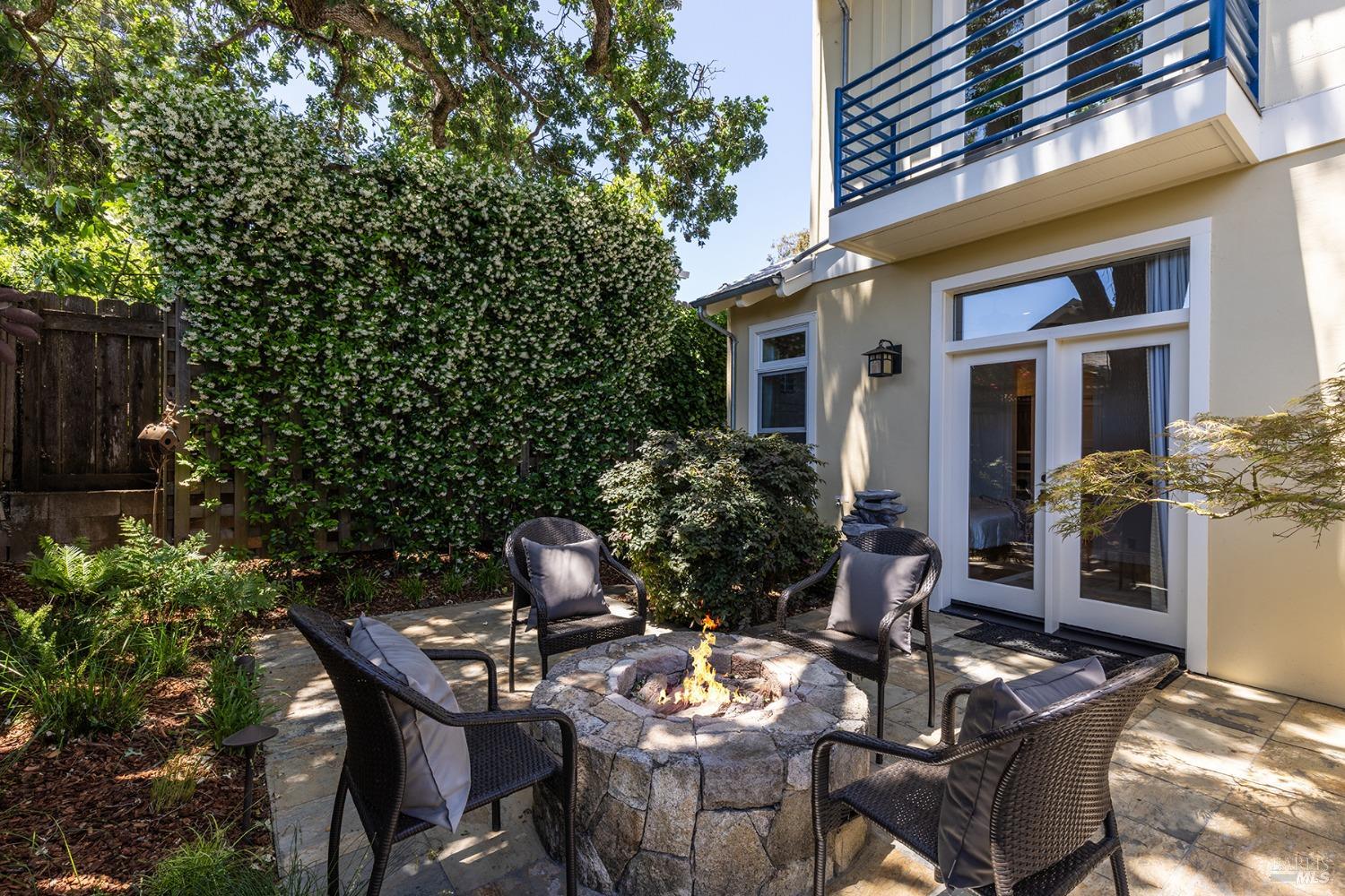 6703 Mesa Court