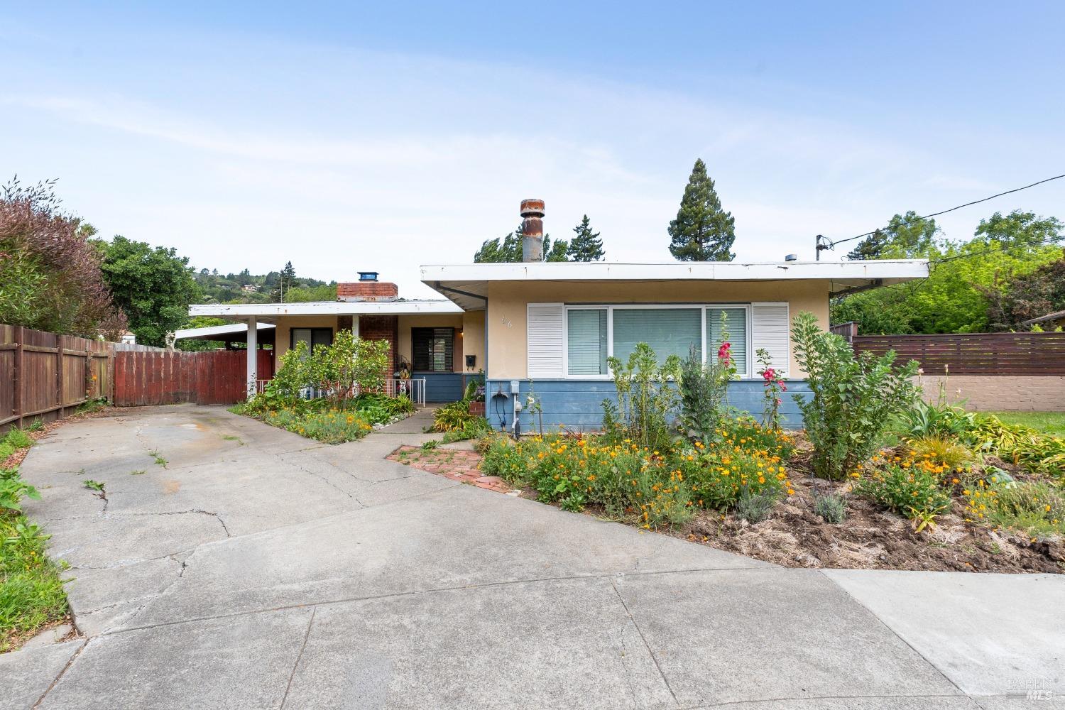 66 Meadow Dr