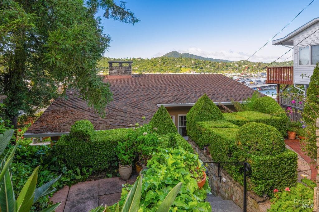 28 Marina Court Drive
