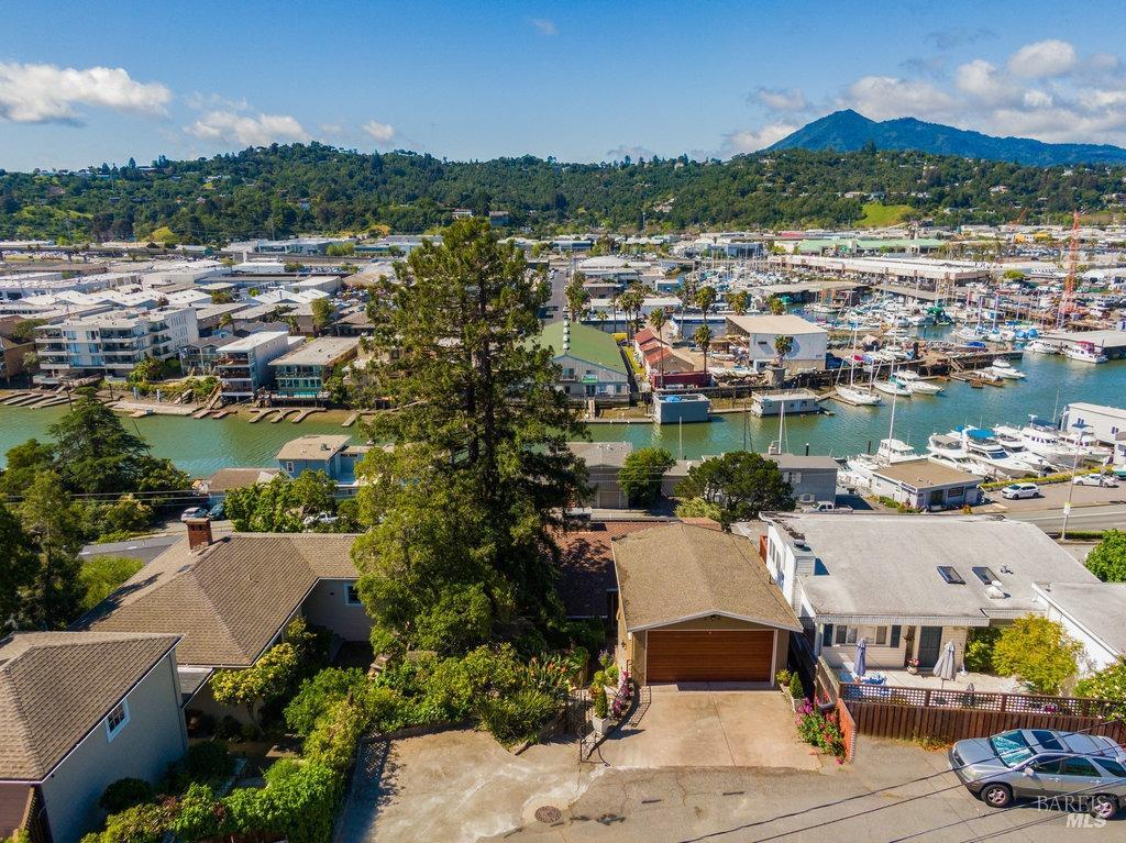 28 Marina Court Drive