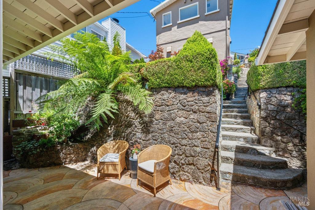 28 Marina Court Drive