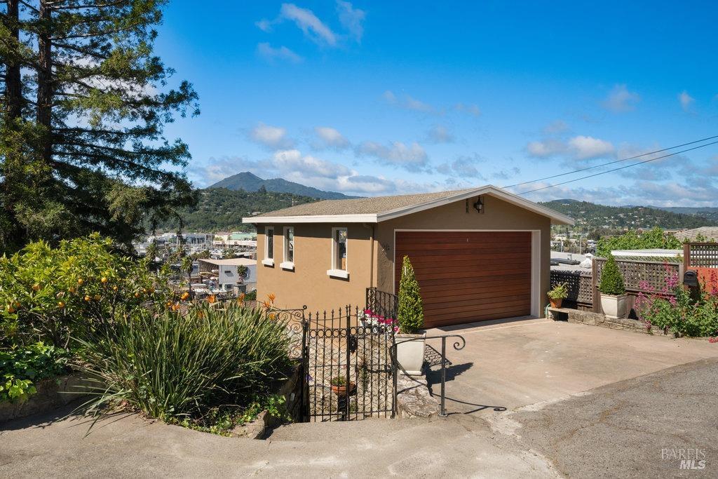 28 Marina Court Drive