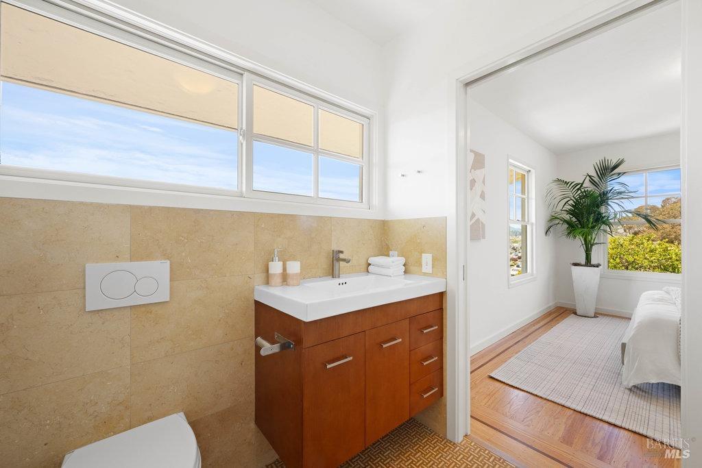28 Marina Court Drive