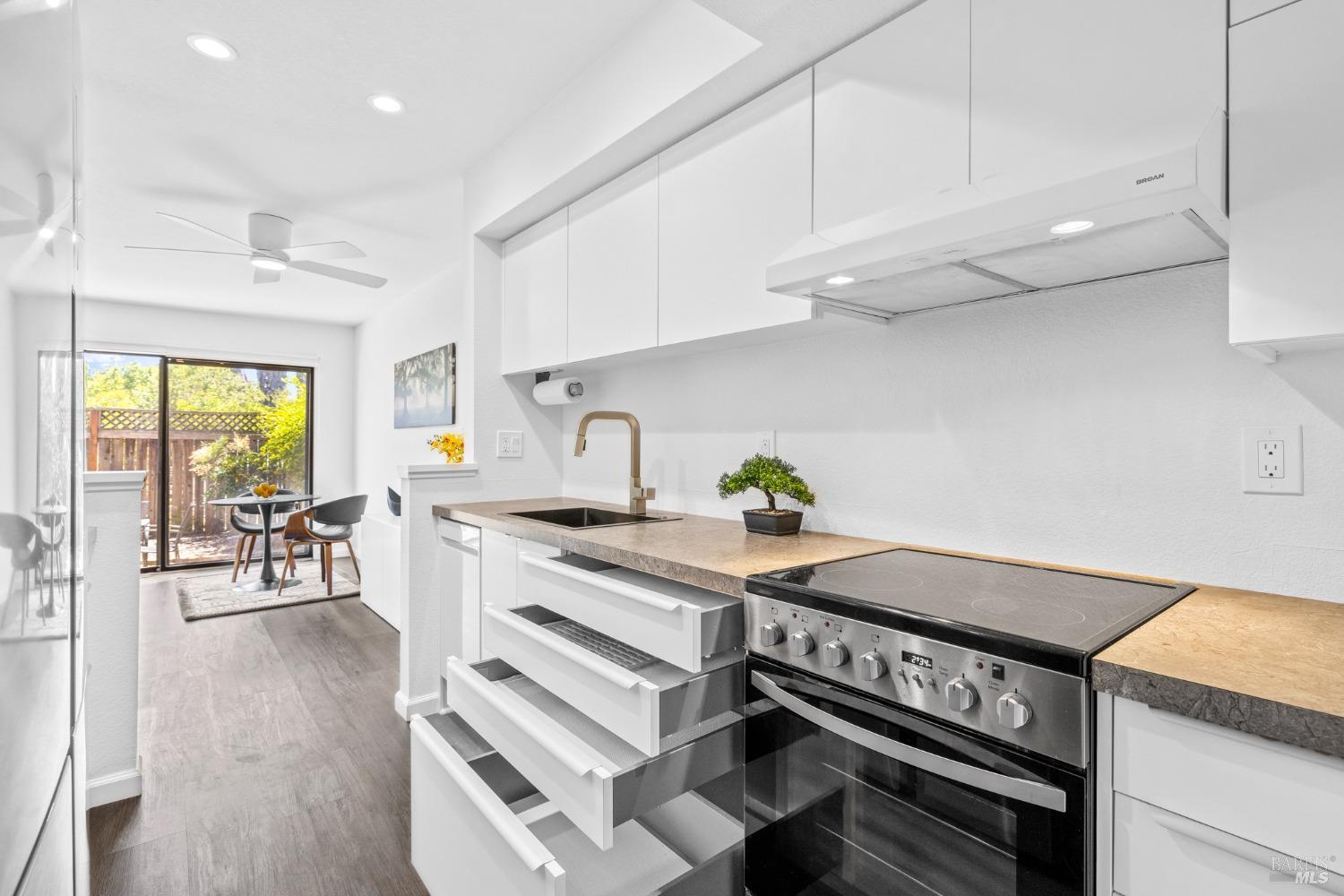 1990 Windmill Circle