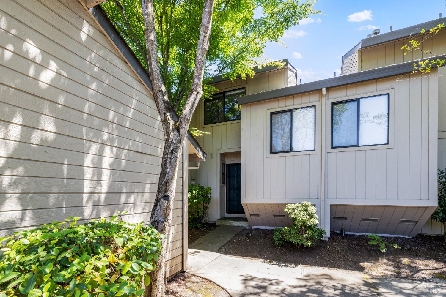 1990 Windmill Circle