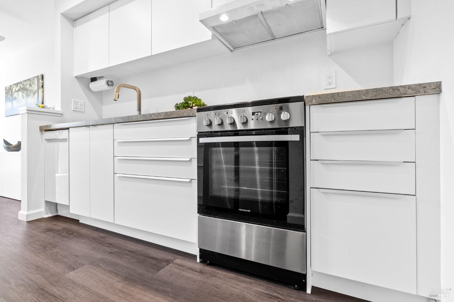 1990 Windmill Circle