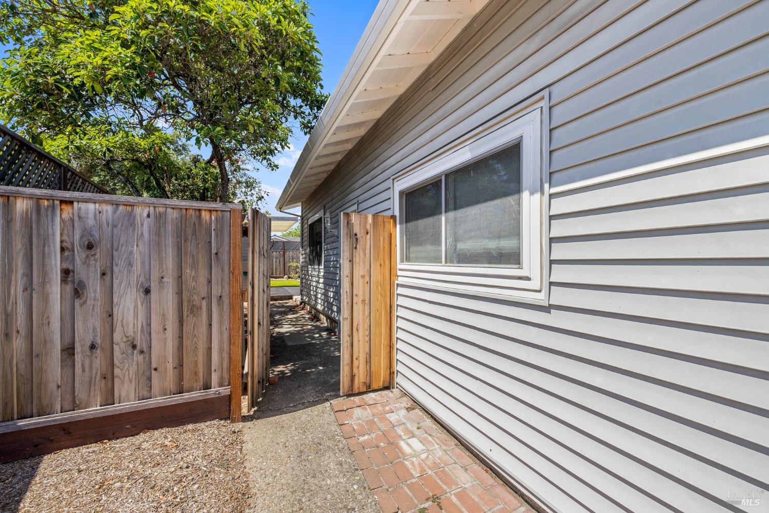 927 Jack London Drive