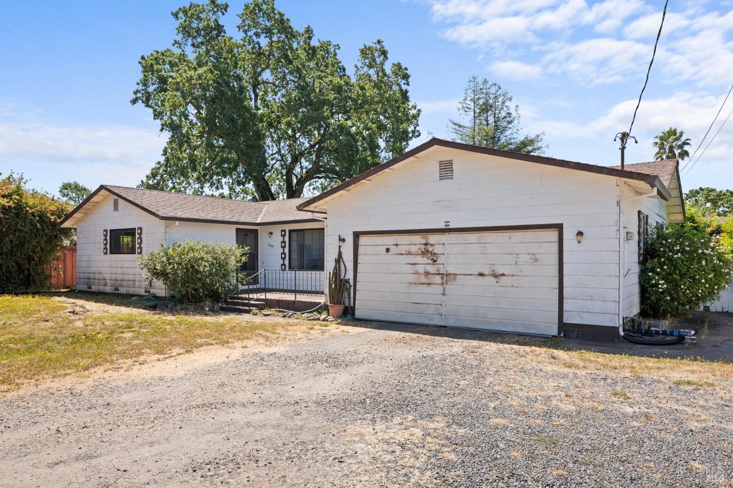 4044 Cervantes Rd