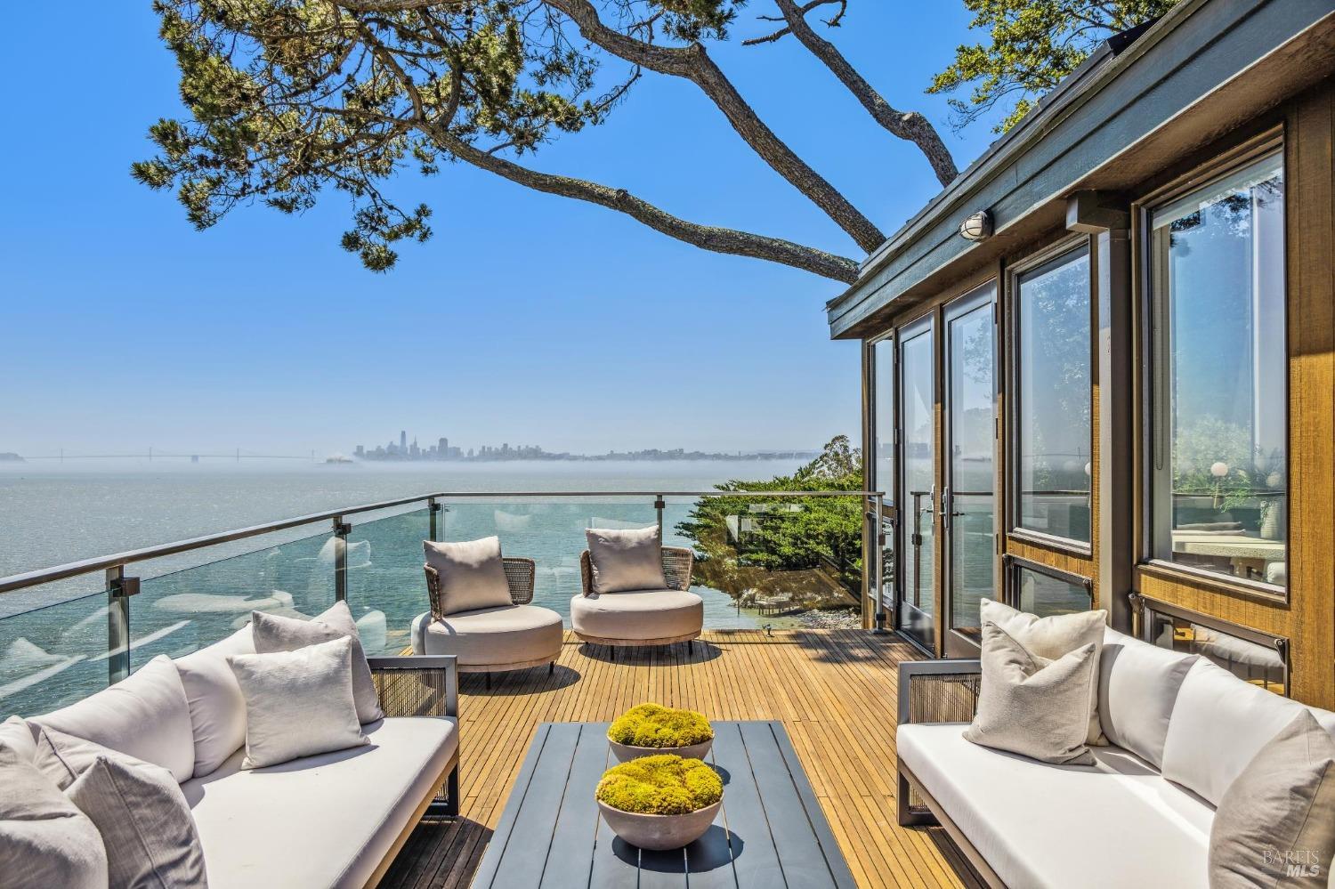 340 Beach Rd