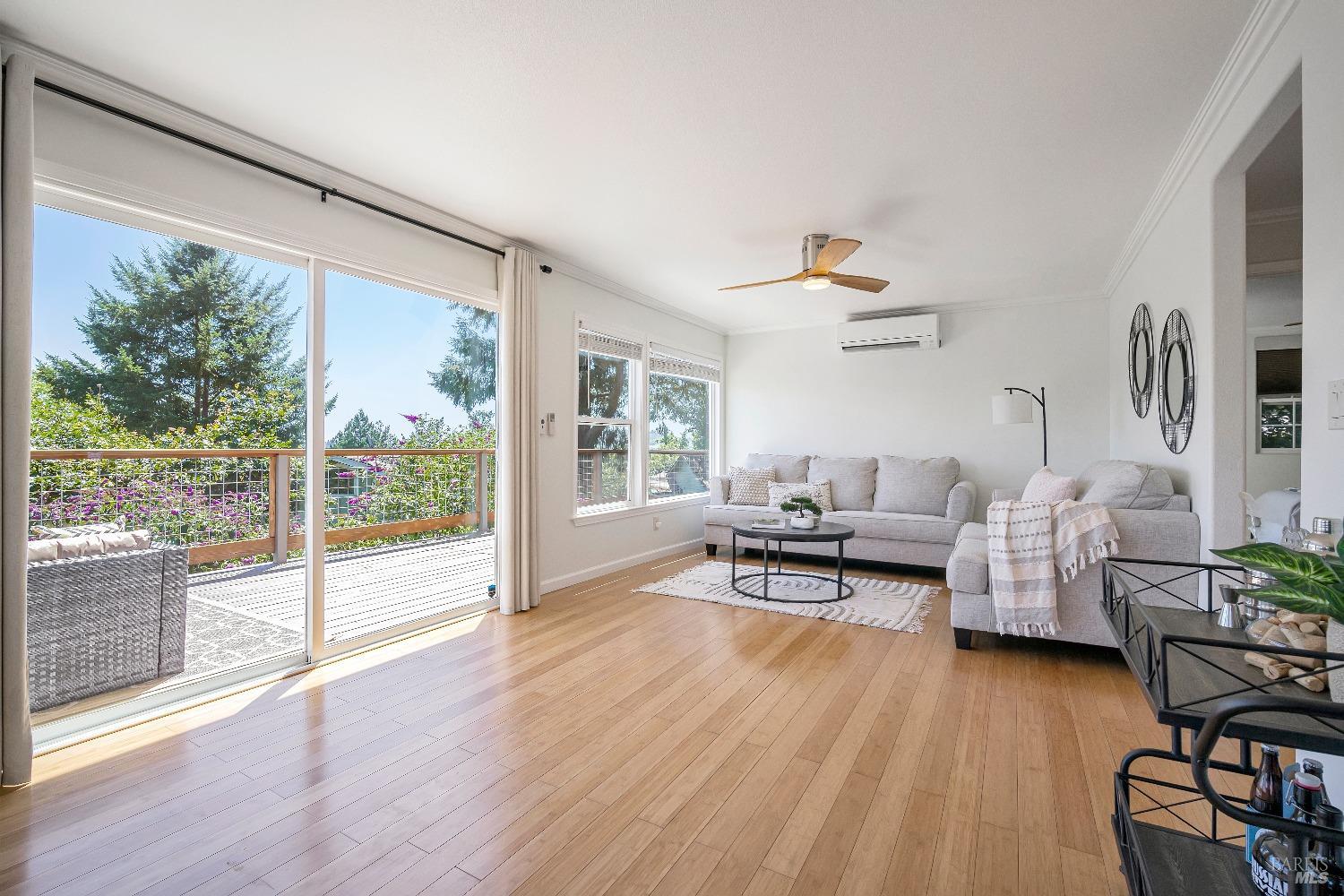 9369 Champs De Elysees