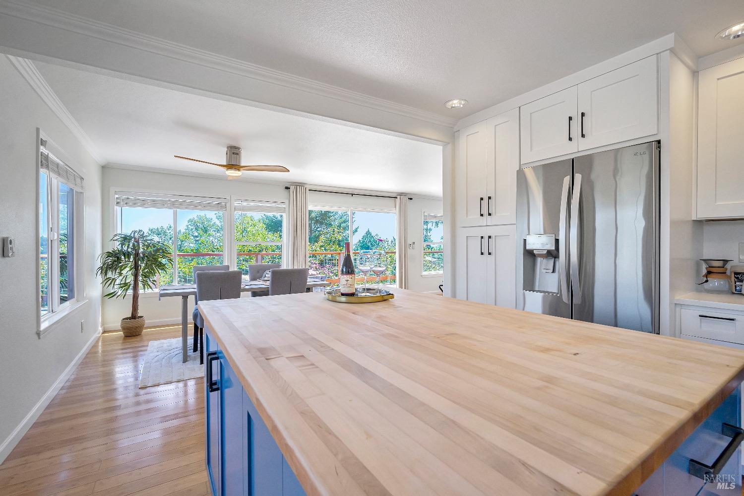 9369 Champs De Elysees