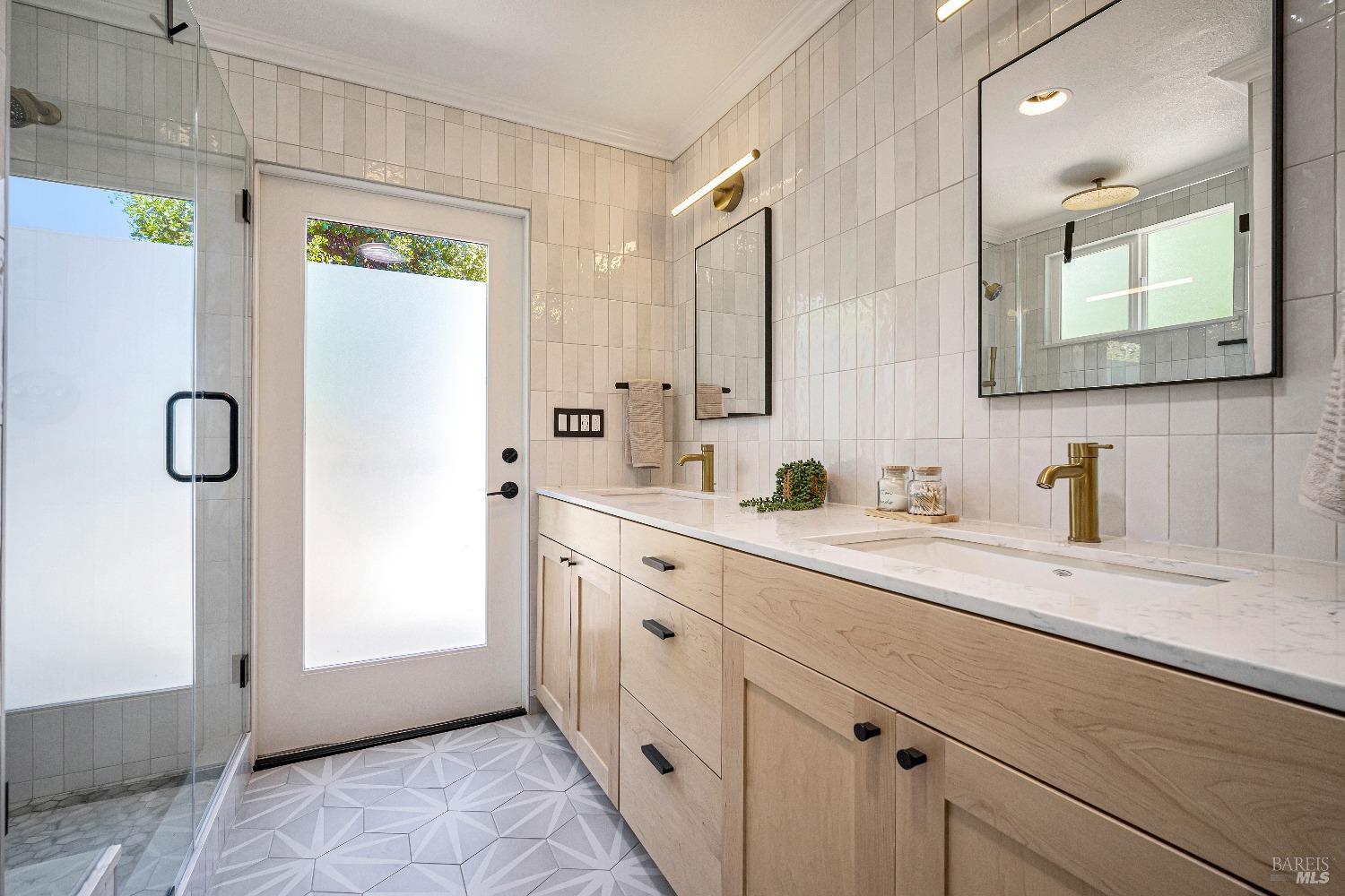 9369 Champs De Elysees