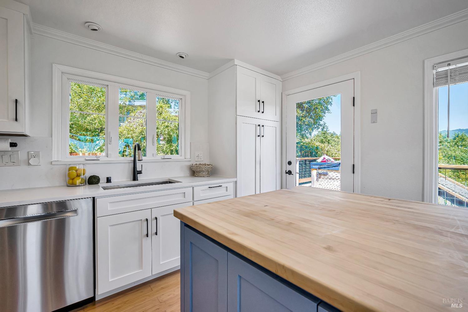 9369 Champs De Elysees