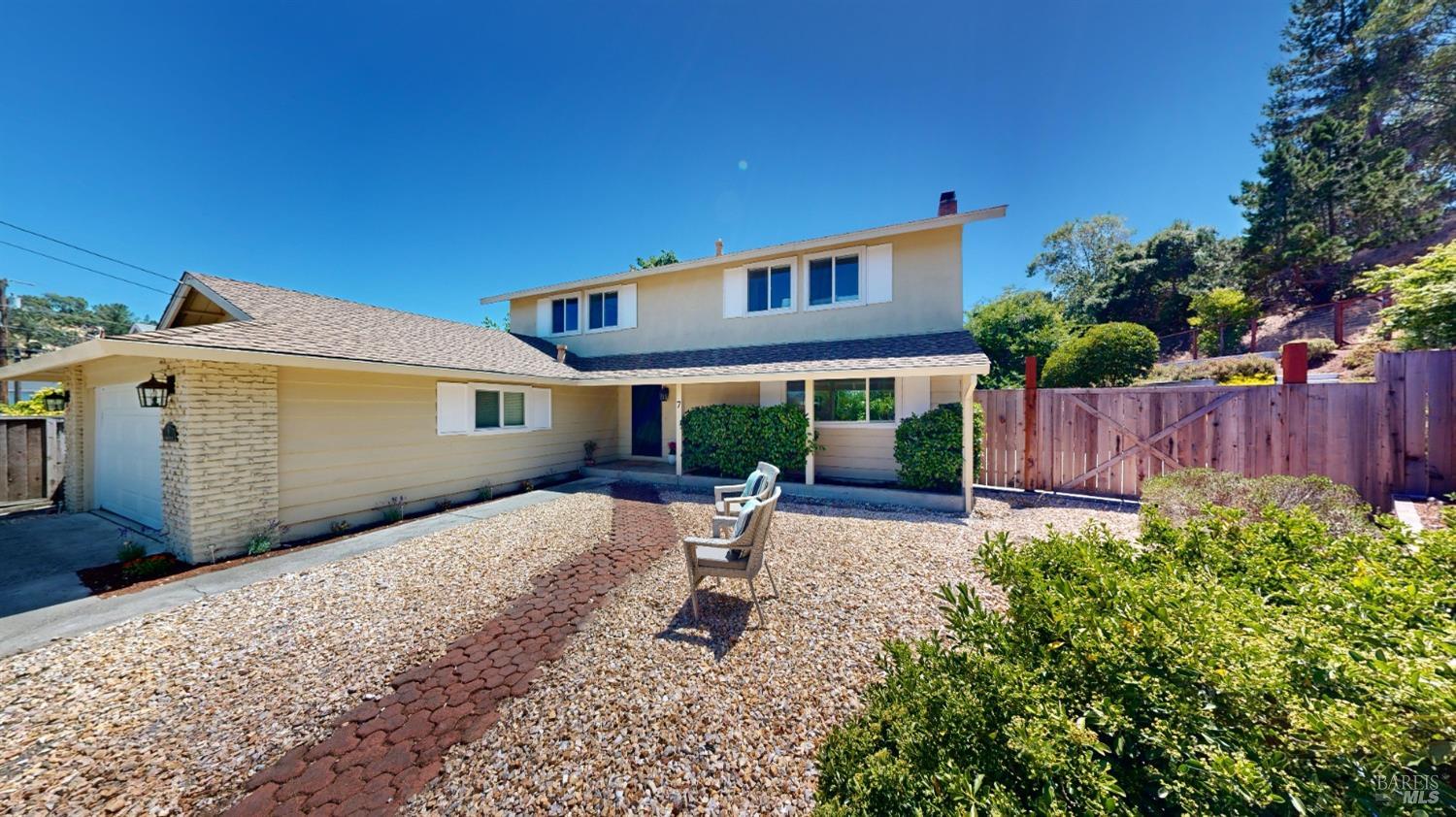 7 Clover Hill Court