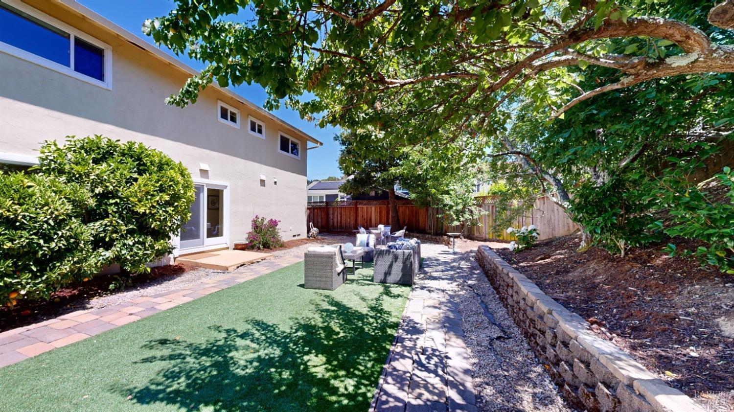 7 Clover Hill Court