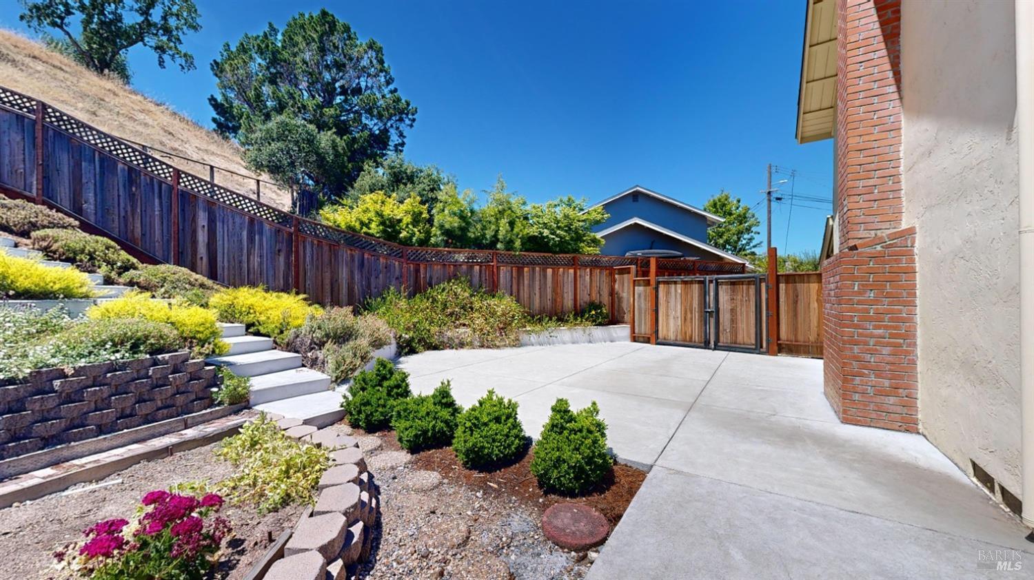 7 Clover Hill Court