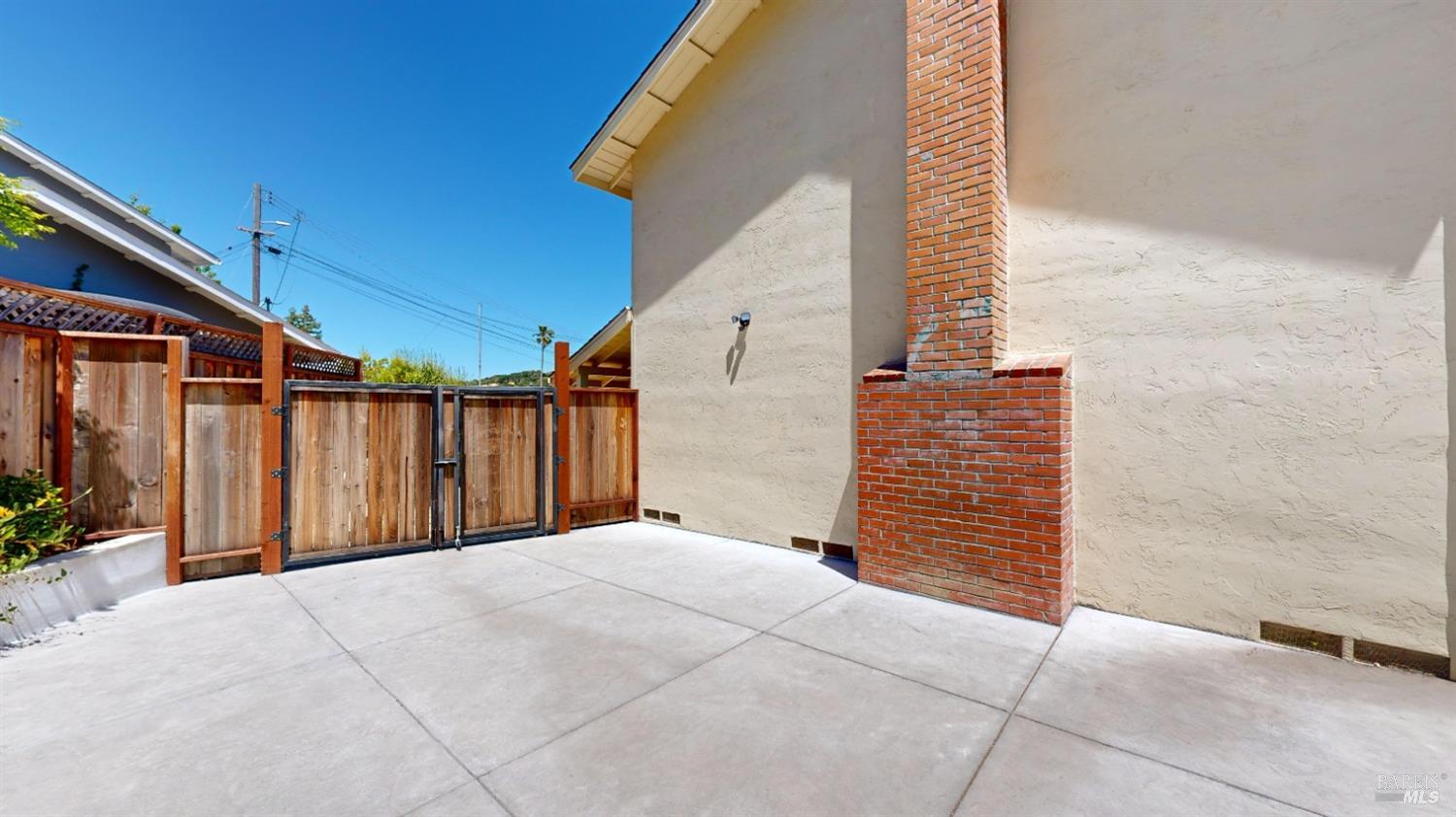 7 Clover Hill Court