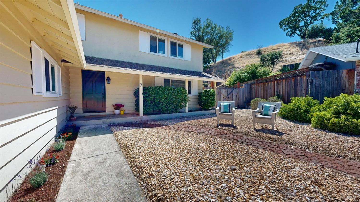 7 Clover Hill Court