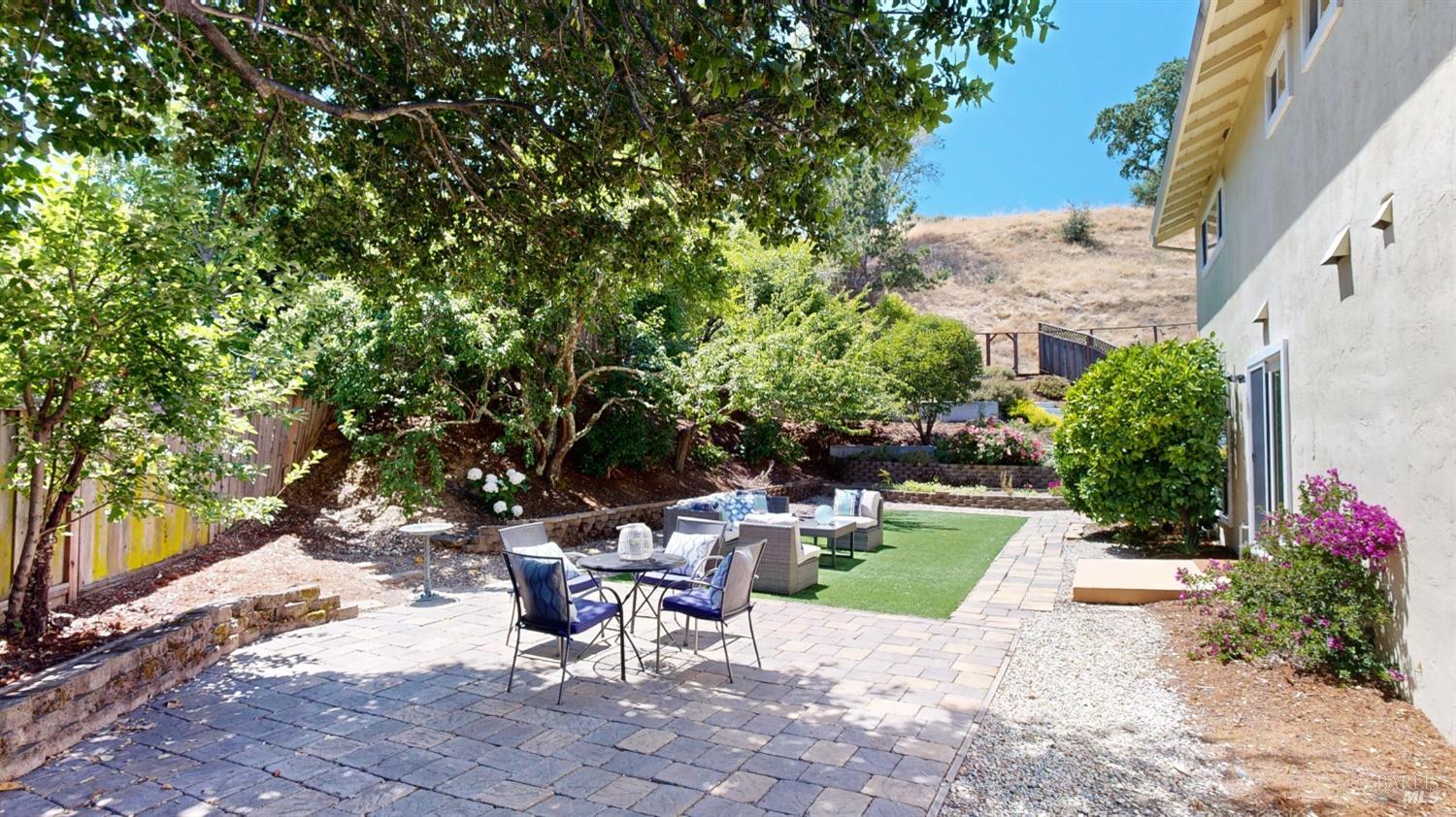 7 Clover Hill Court