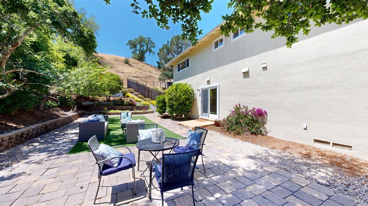 7 Clover Hill Court