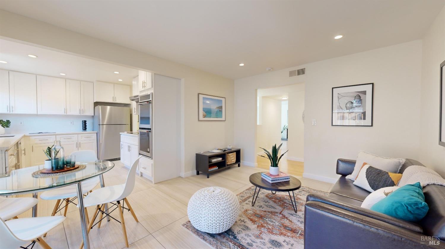 7 Clover Hill Court