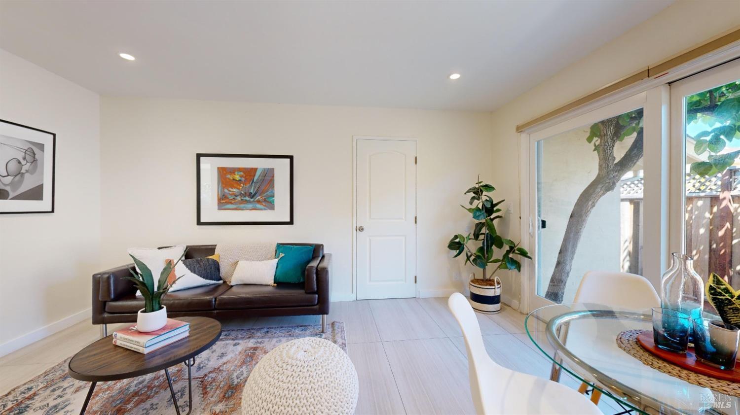 7 Clover Hill Court