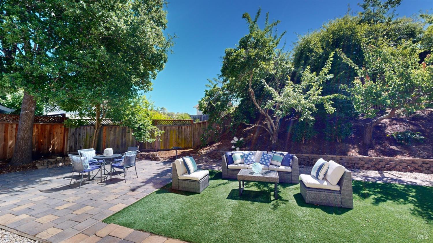 7 Clover Hill Court
