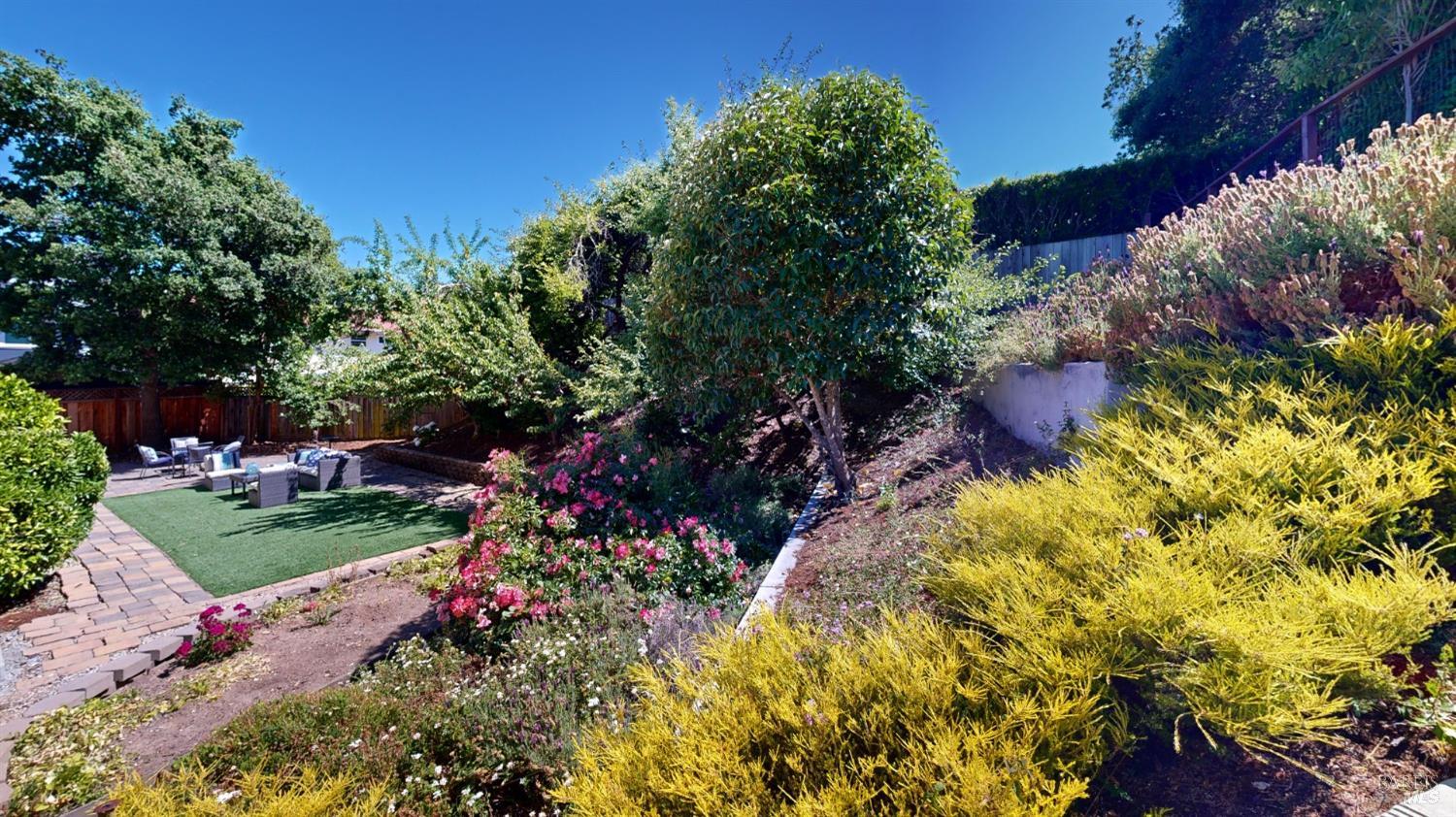 7 Clover Hill Court