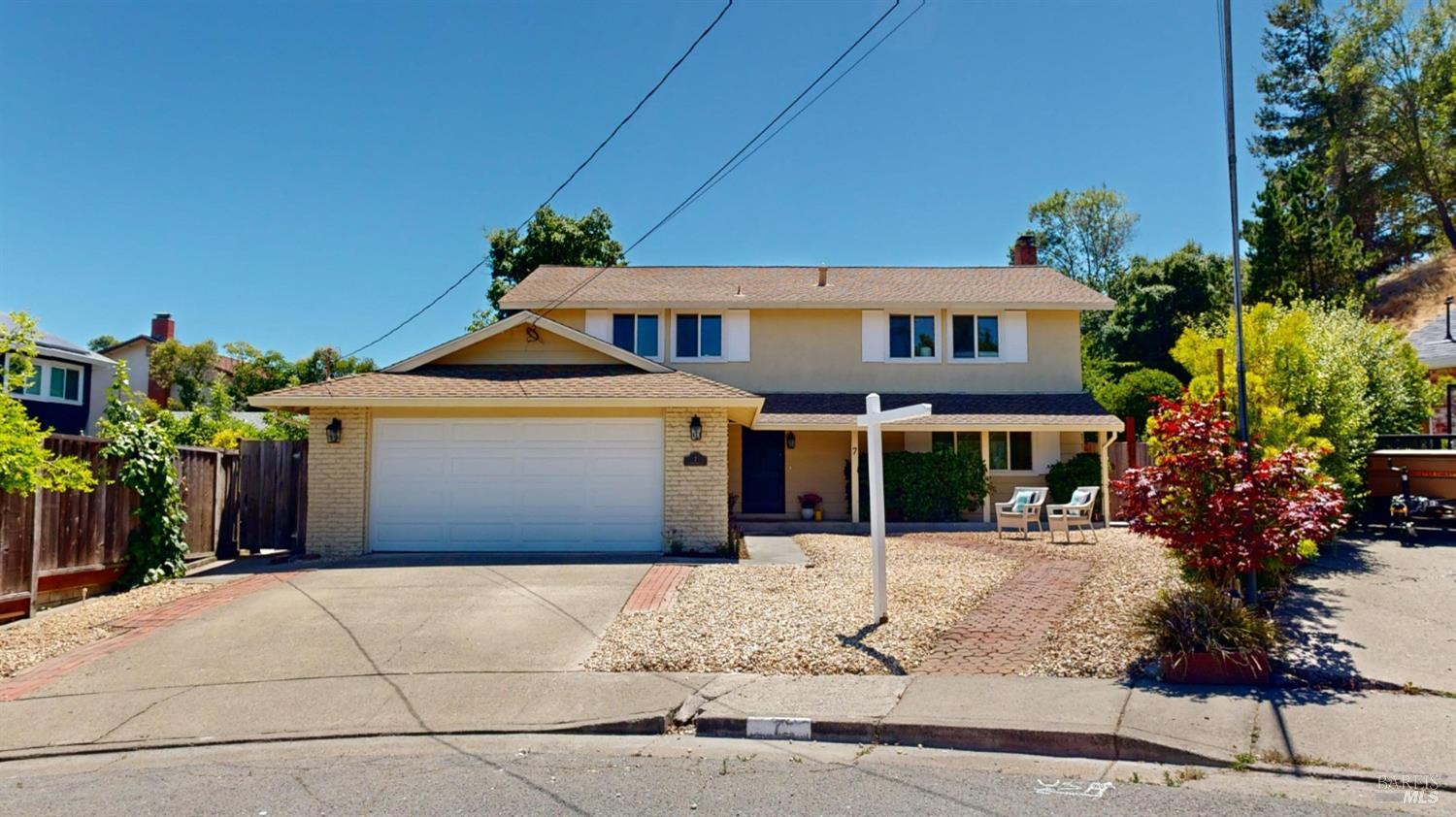 7 Clover Hill Court