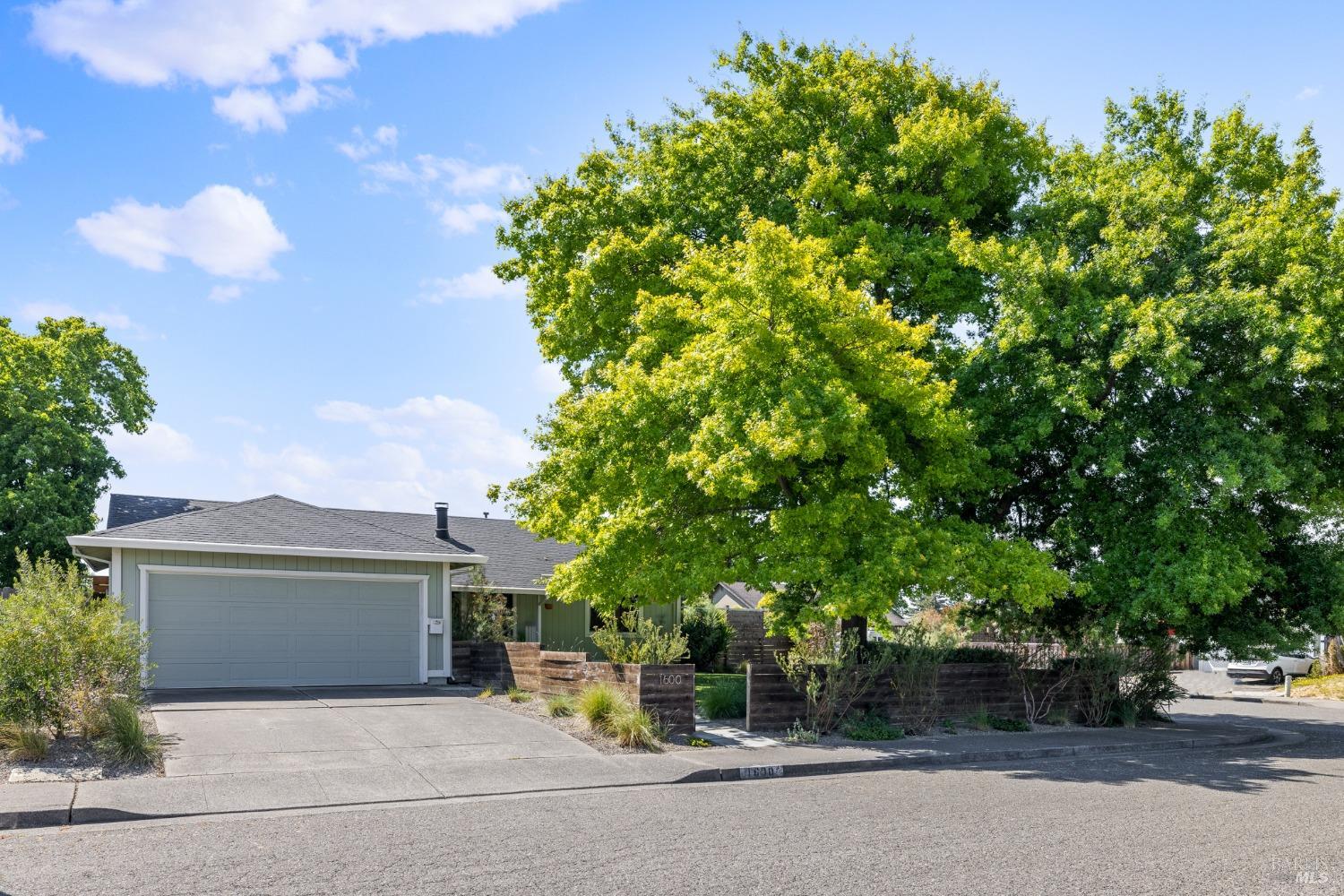 1600 San Marino Drive