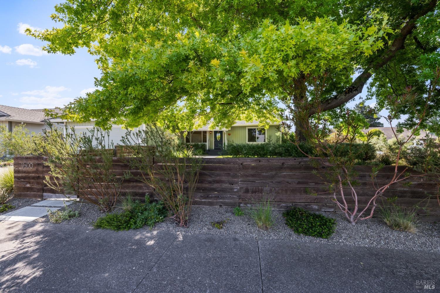 1600 San Marino Drive