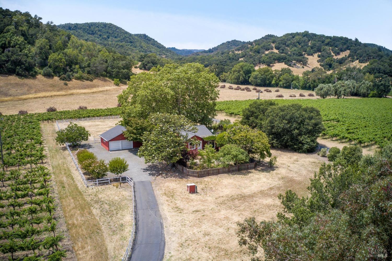 1376 Hillview Ln