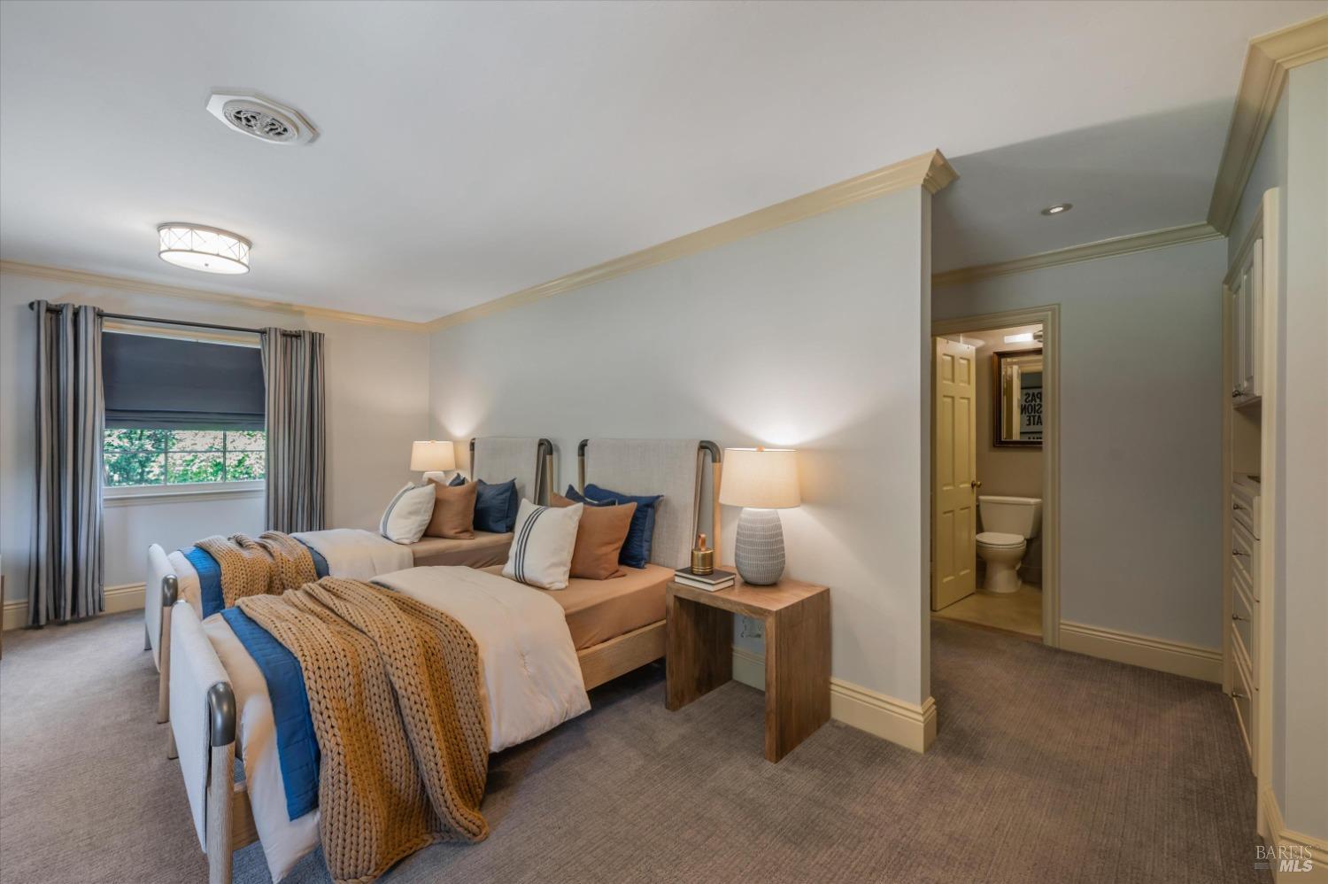 110 Mountain View Ave