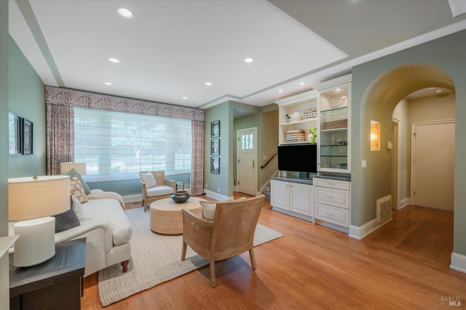 110 Mountain View Ave