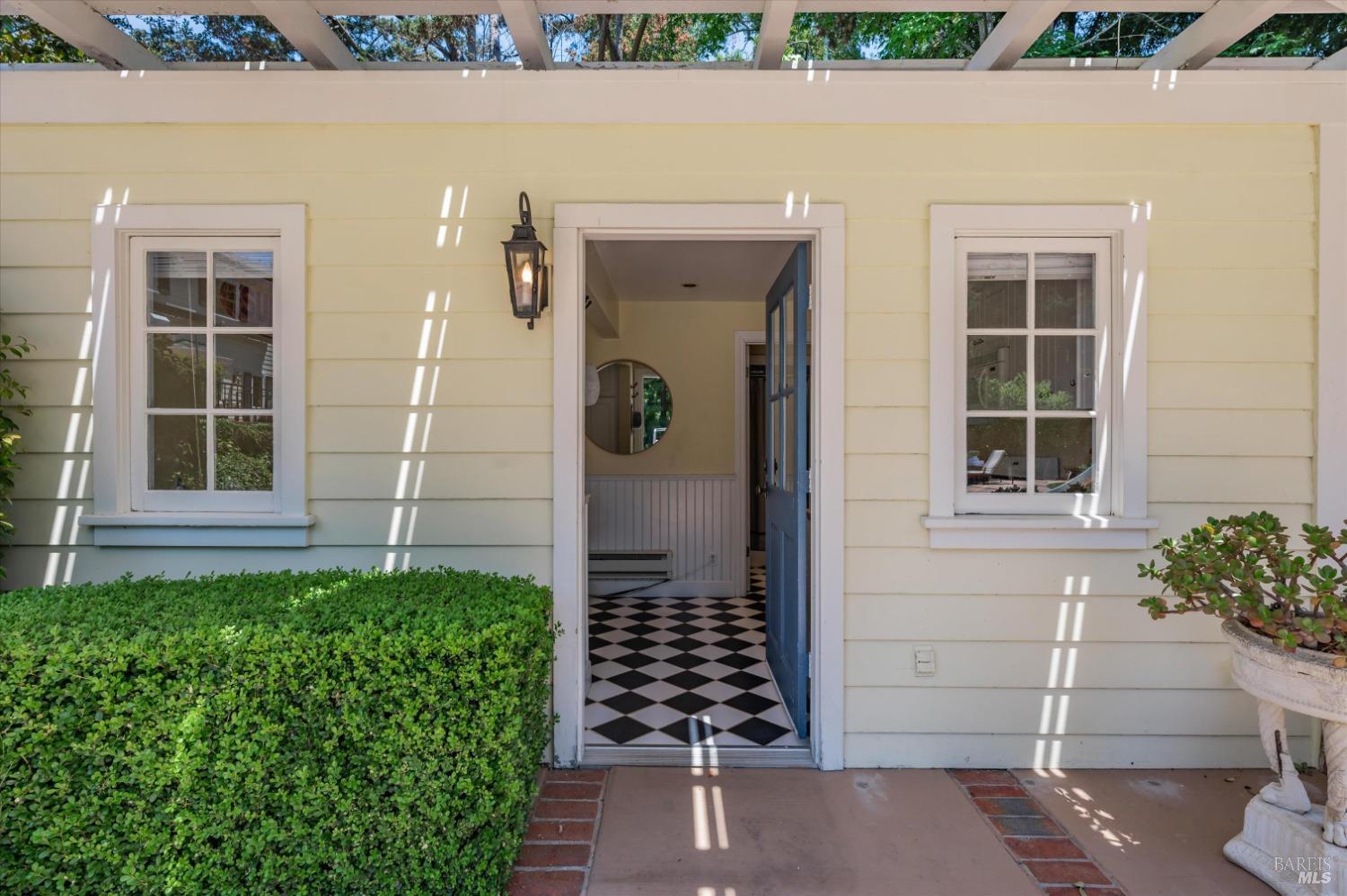 110 Mountain View Ave