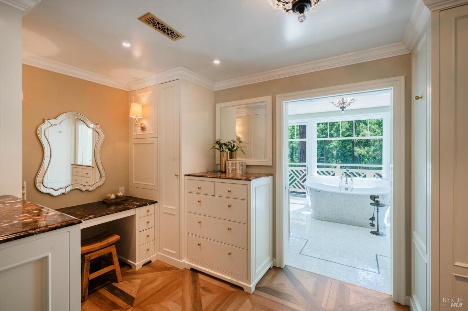 110 Mountain View Ave