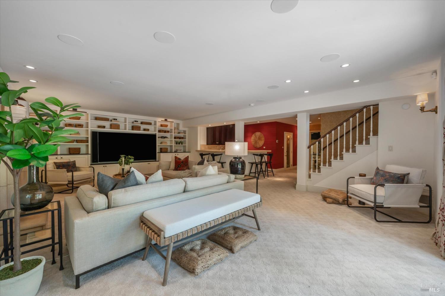 110 Mountain View Ave