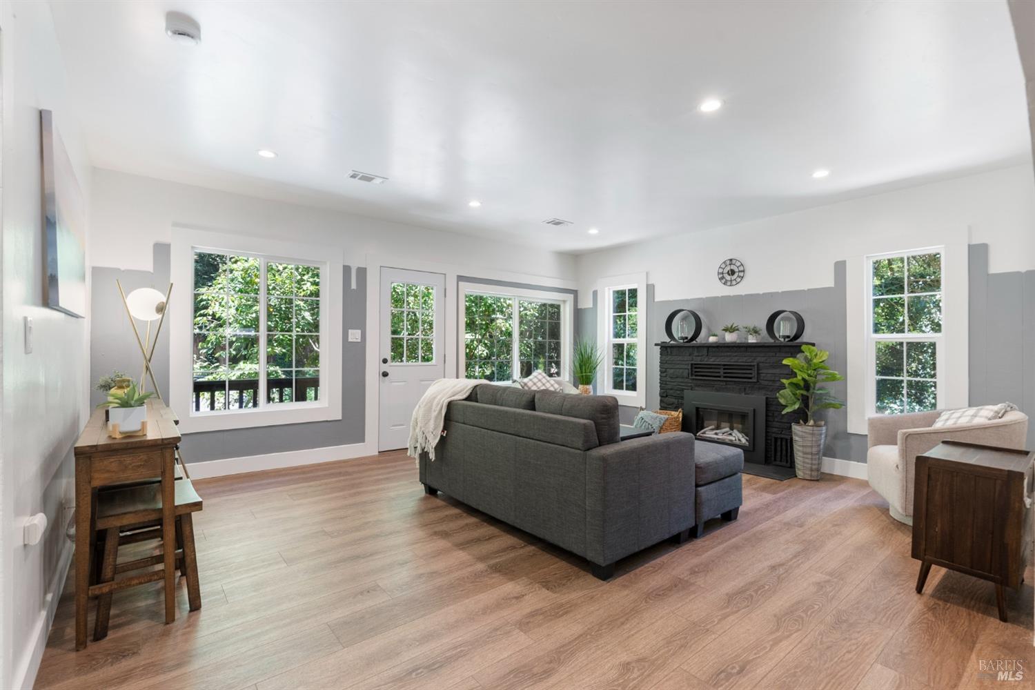 21342 Highway 116 Hwy