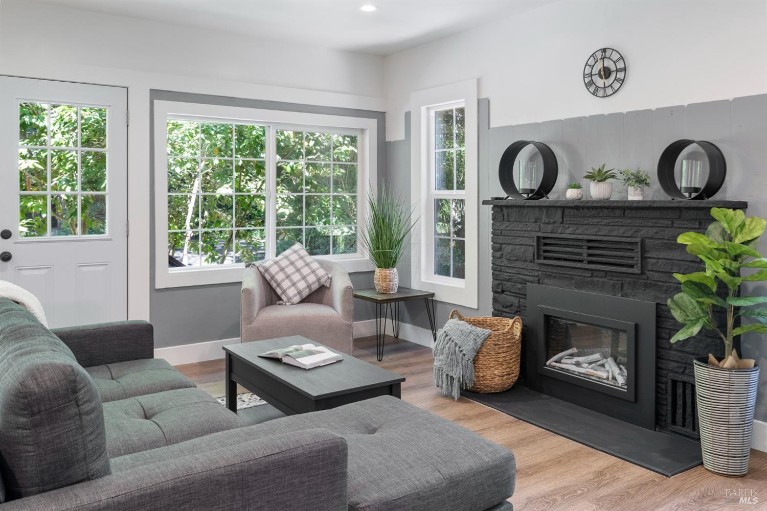 21342 Highway 116 Hwy