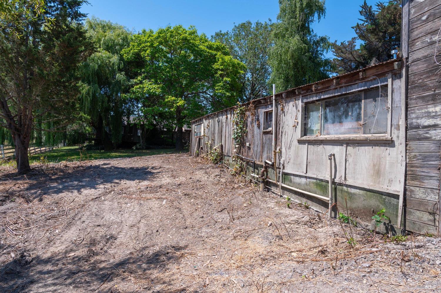 301-303 Watertrough Rd