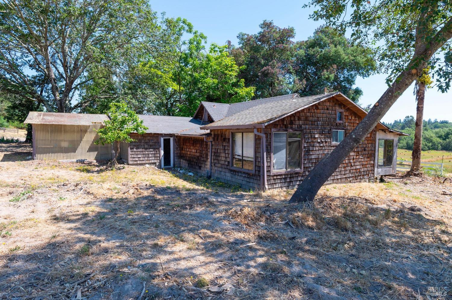 301-303 Watertrough Rd