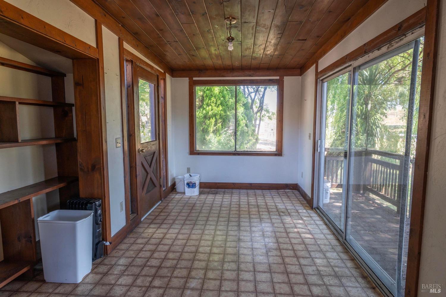 301-303 Watertrough Rd