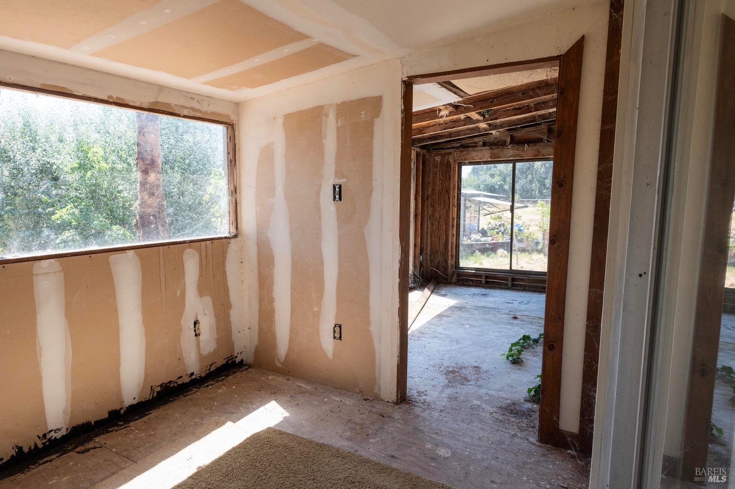 301-303 Watertrough Rd