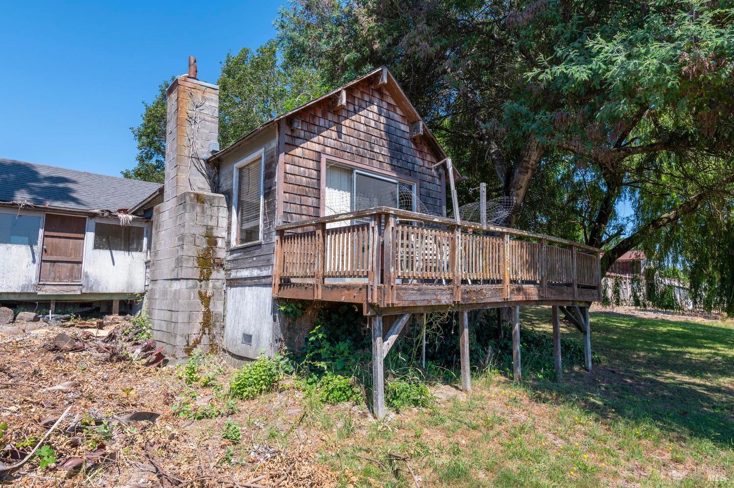 301-303 Watertrough Rd