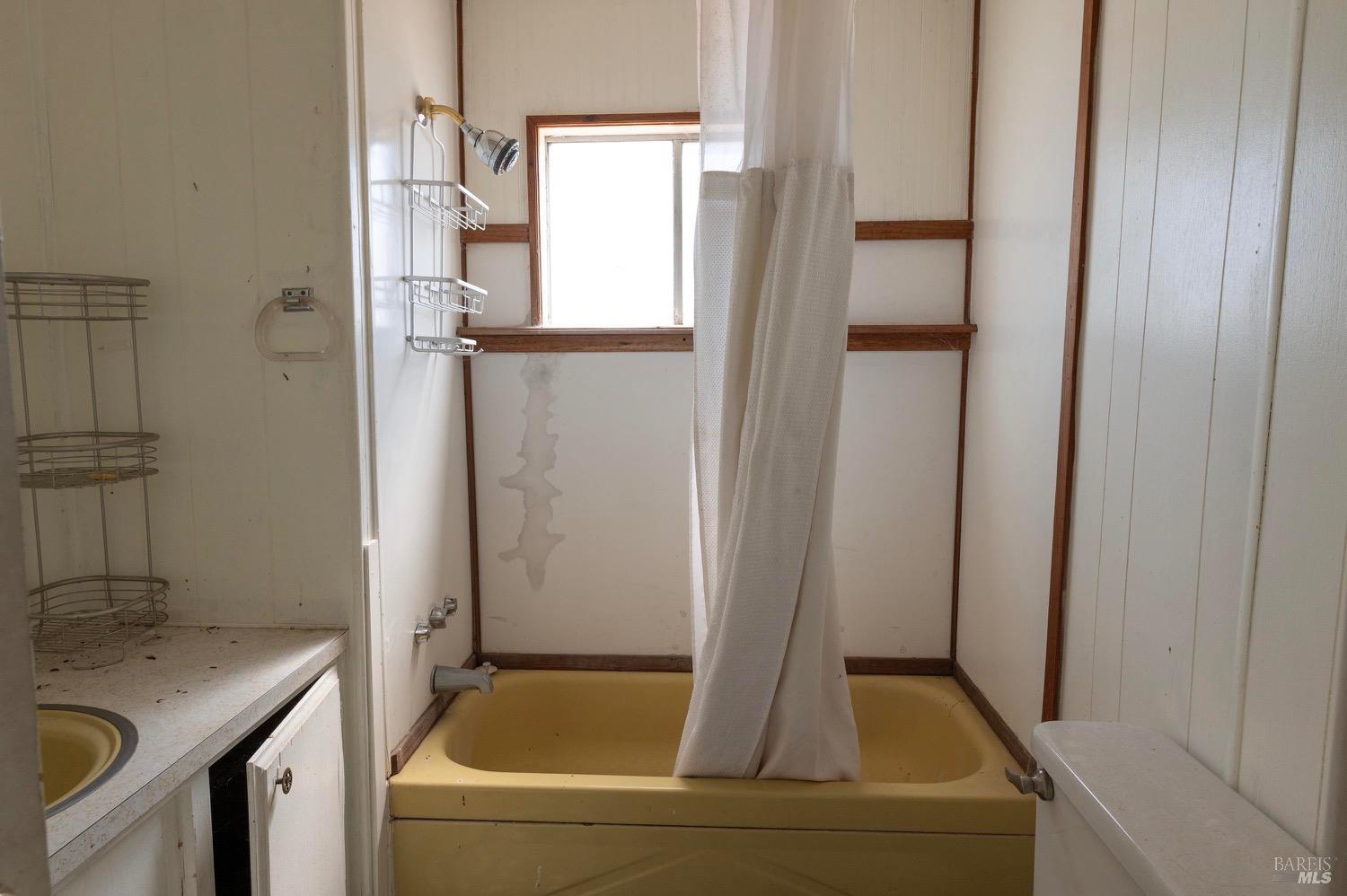 301-303 Watertrough Rd