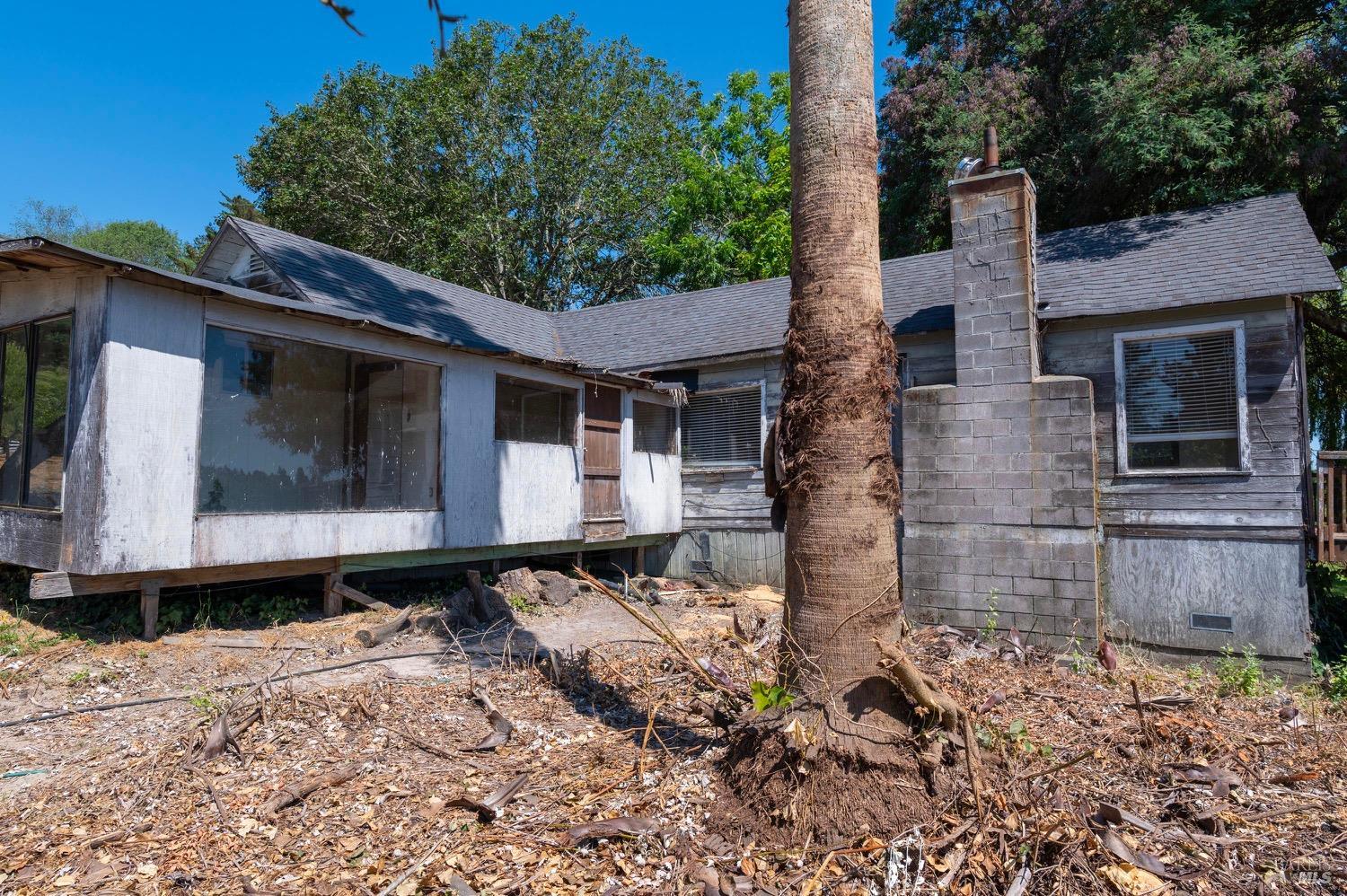 301-303 Watertrough Rd