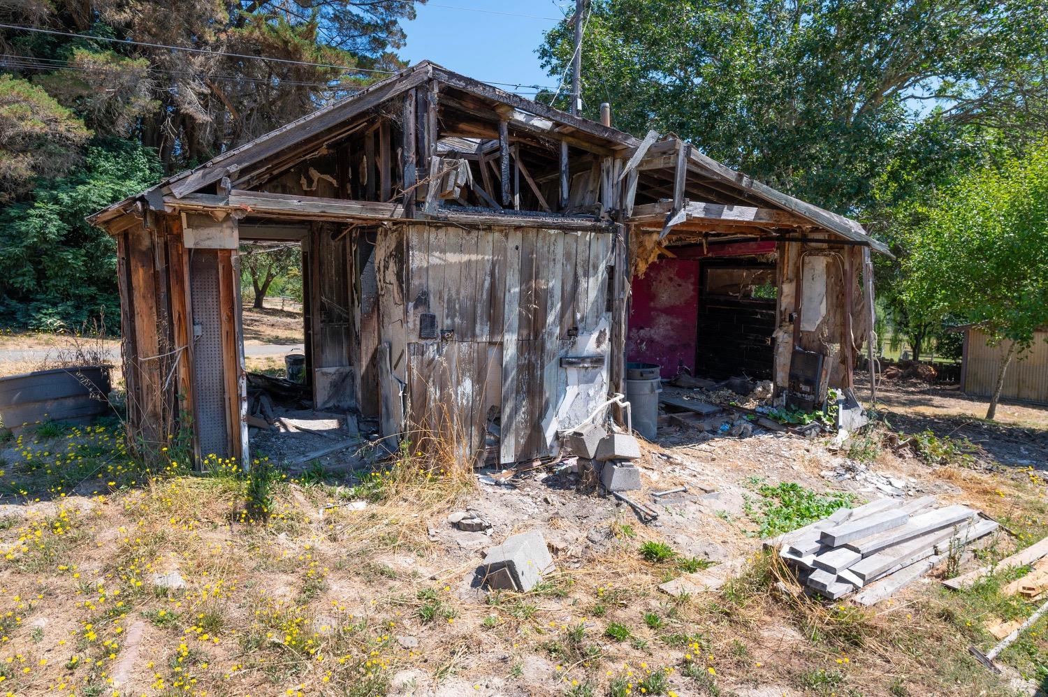 301-303 Watertrough Rd