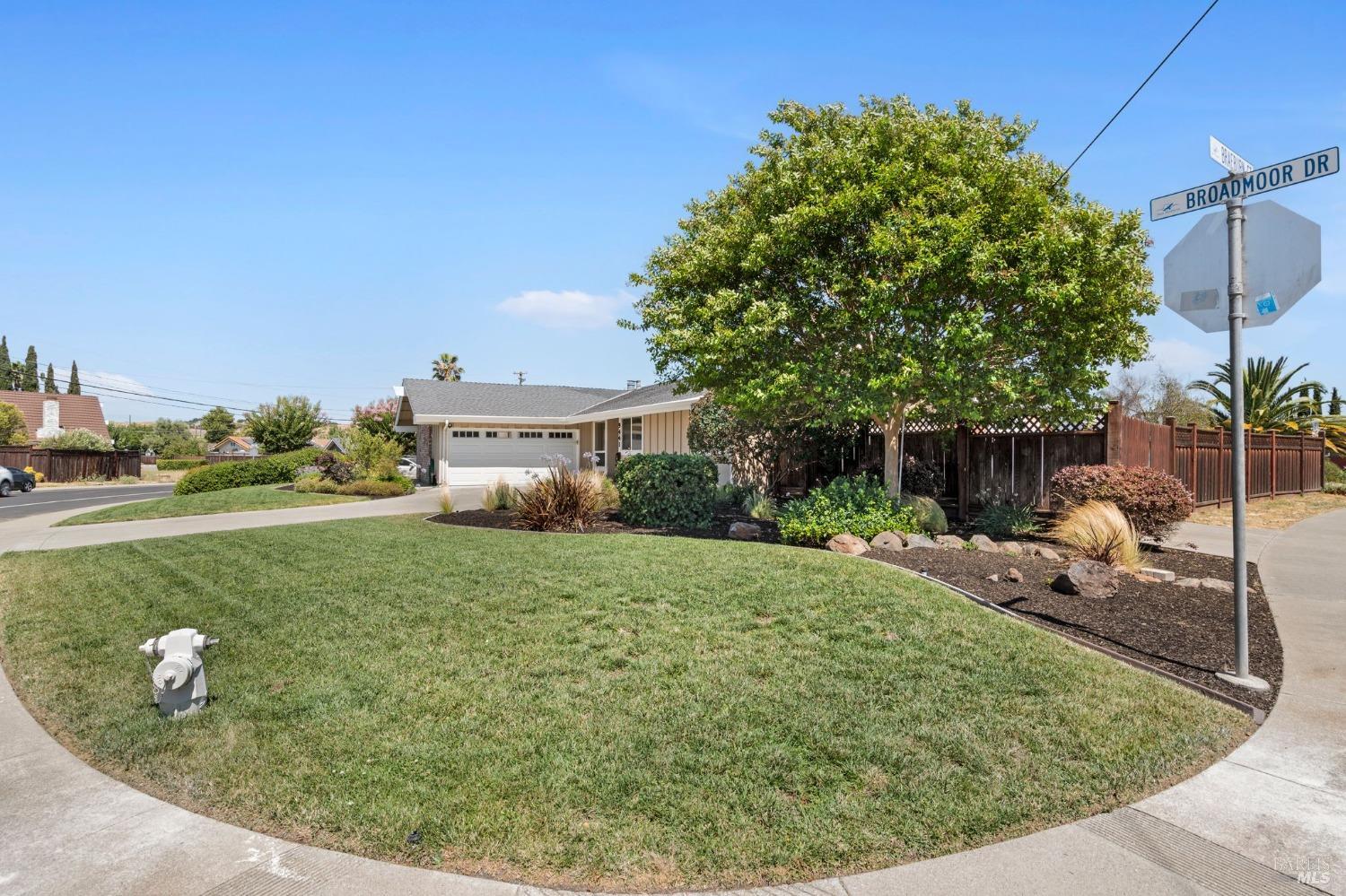 9441-9441 Broadmoor Dr